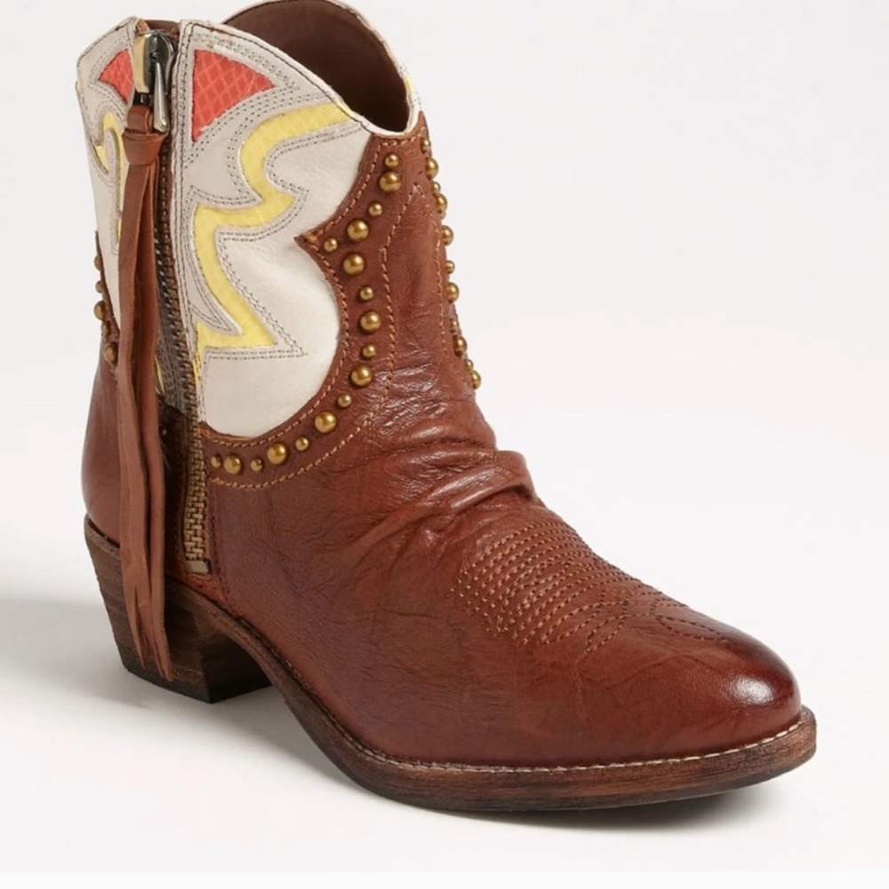 Sam Edelman Shane ankle cowboy boots